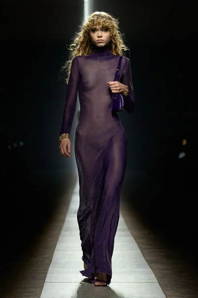 Look 49
